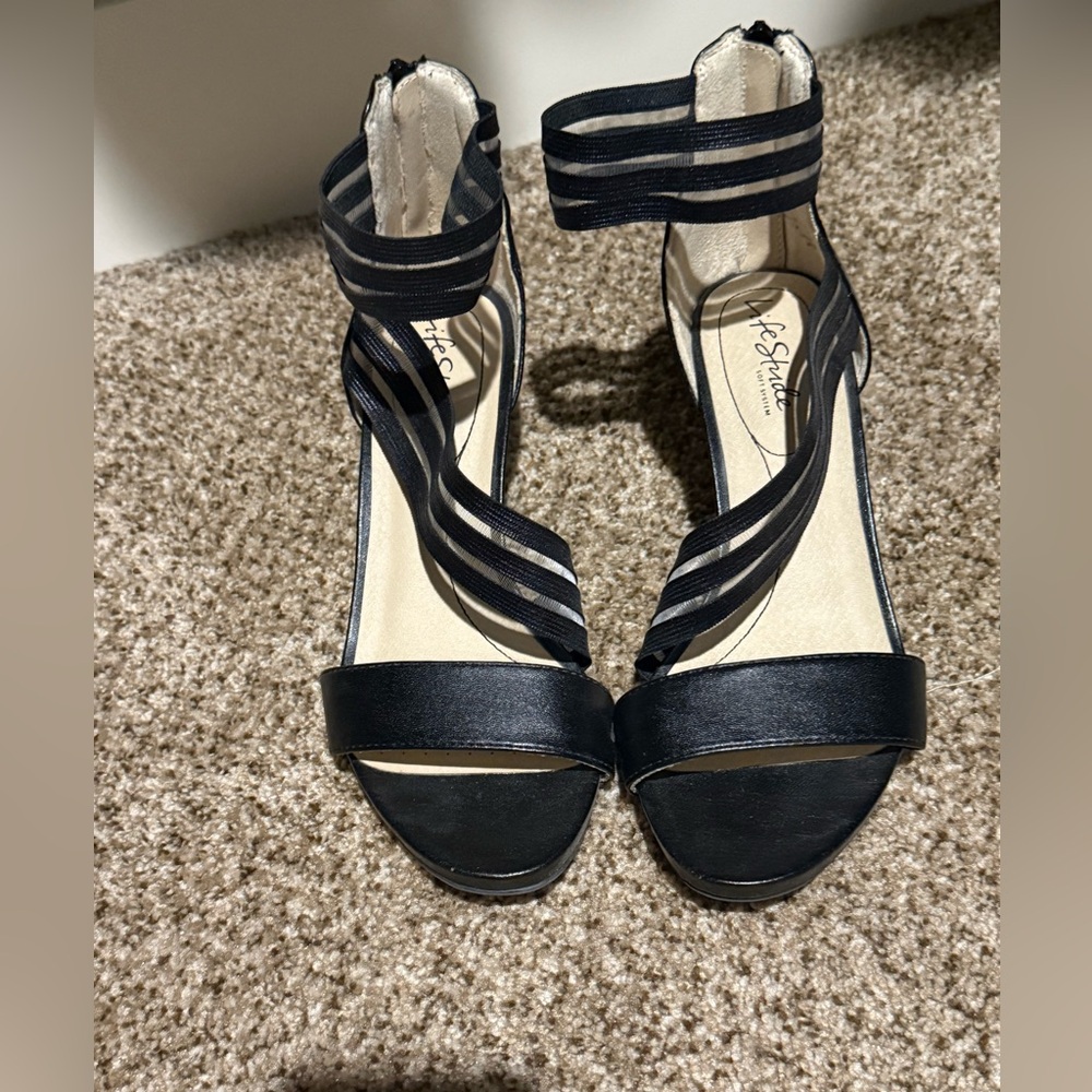 Life Stride Black Strappy Sandals